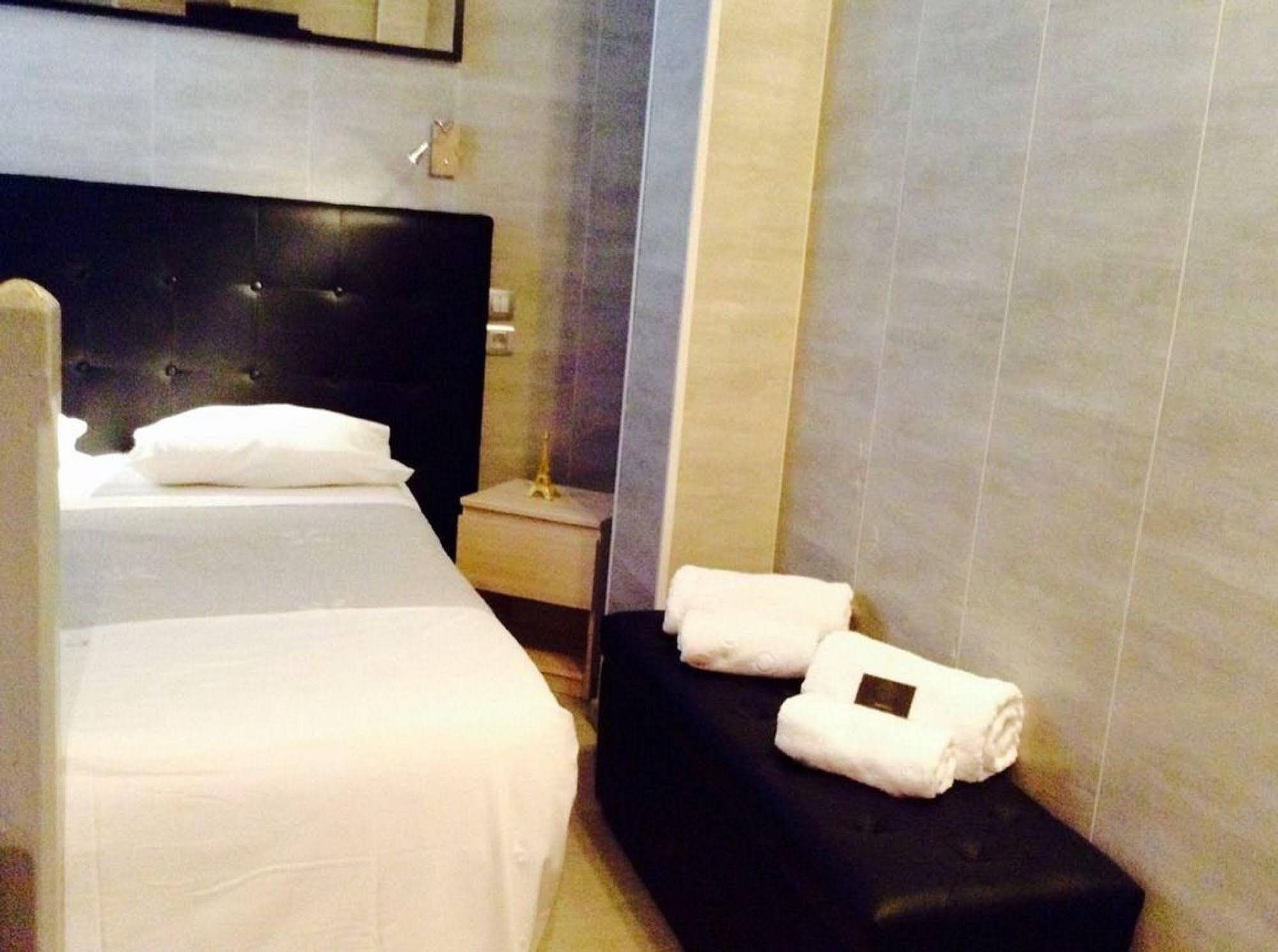 Hotel Gofen Paris Luaran gambar