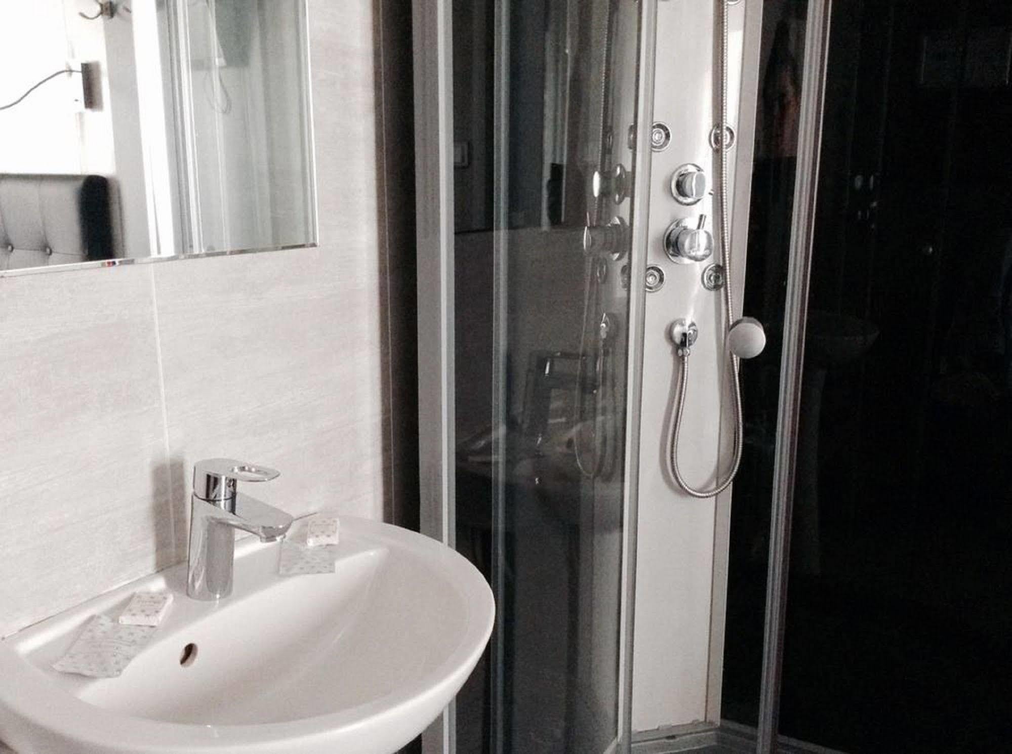 Hotel Gofen Paris Luaran gambar